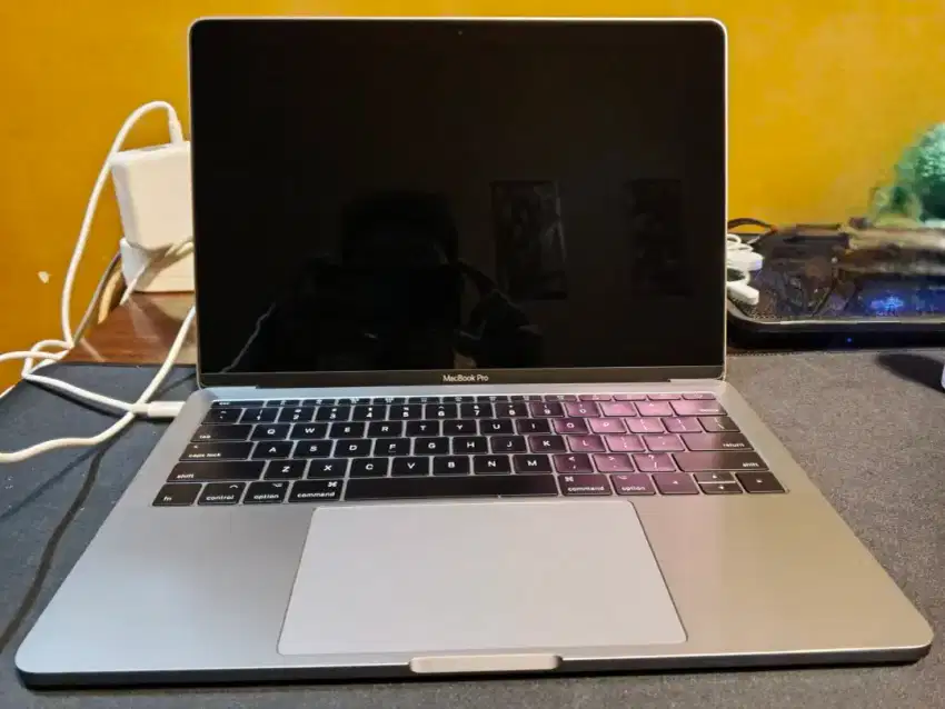 Macbook Pro 2017 16/256 Mulus