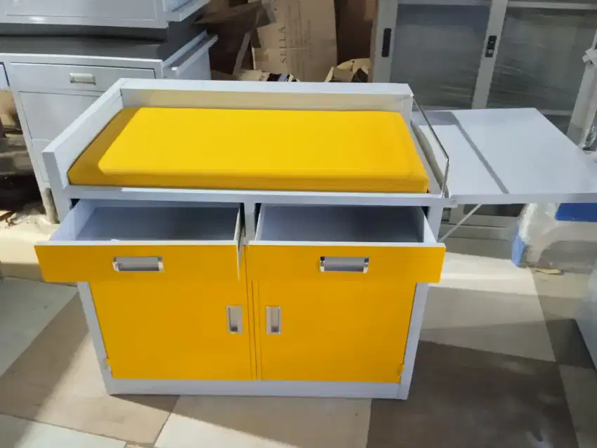 Meja Resusitasi / Baby Table Besi