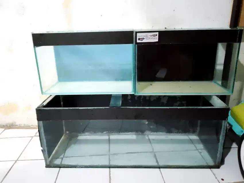 Aquarium ikan bekas