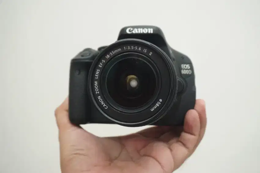 CANON EOS 600D / KISS X5 LENSA KIT 18-55mm KAMERA DSLR