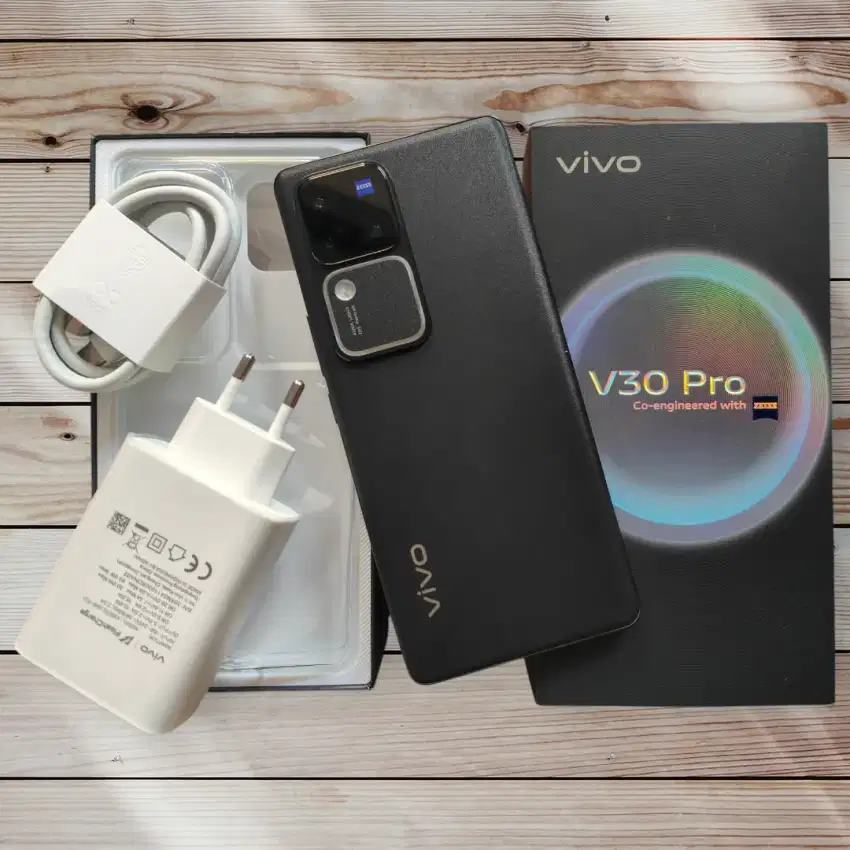 VIVO V30 PRO 5G RAM (12/512) BLACK SECOND LIKE NEW