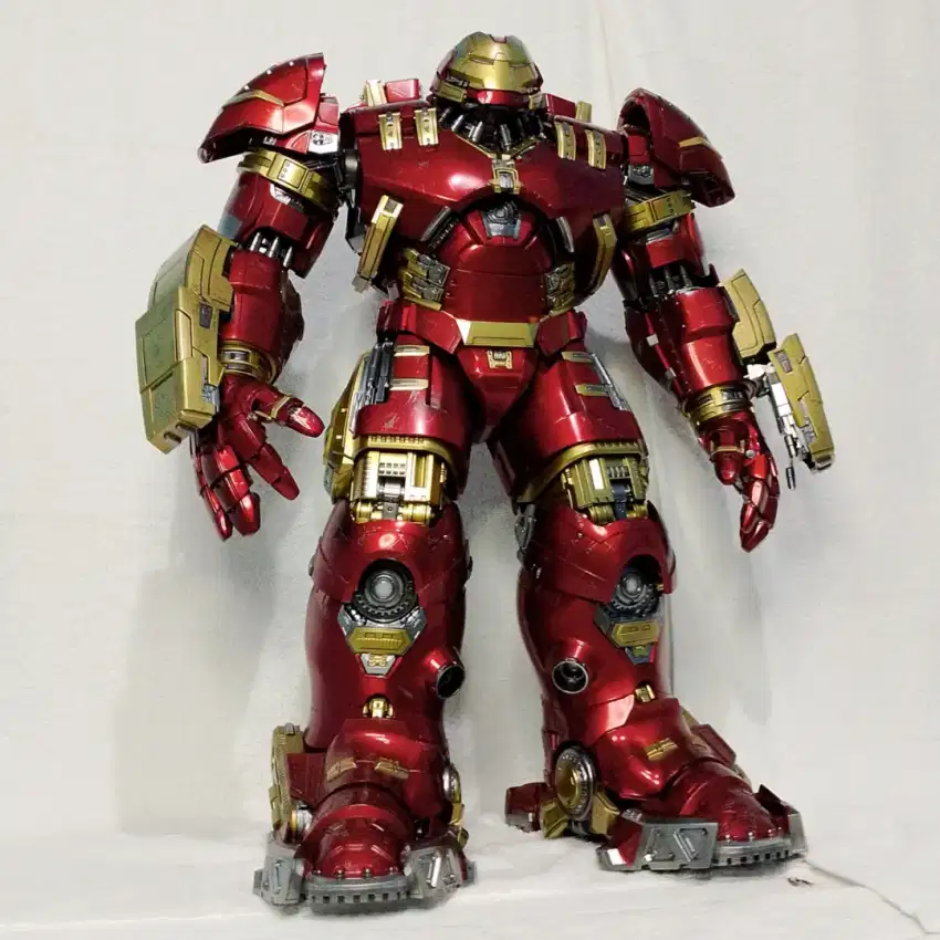 Hot Toys Iron Man Hulkbuster Avengers Age Of Ultron Action Figure