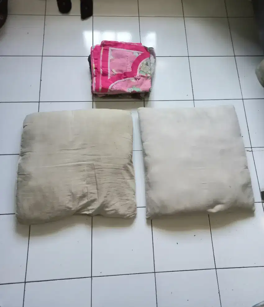 bantal besar buat ruang santai