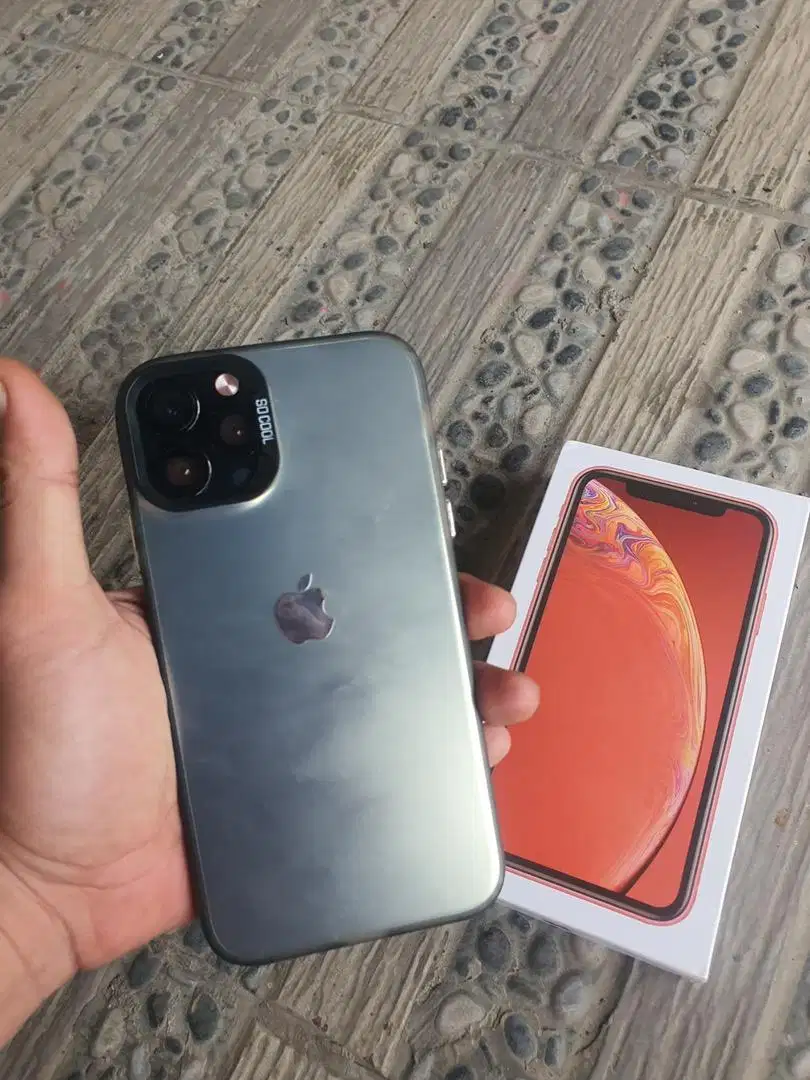 Iphone XR 128 inter All operator ala 13 pro