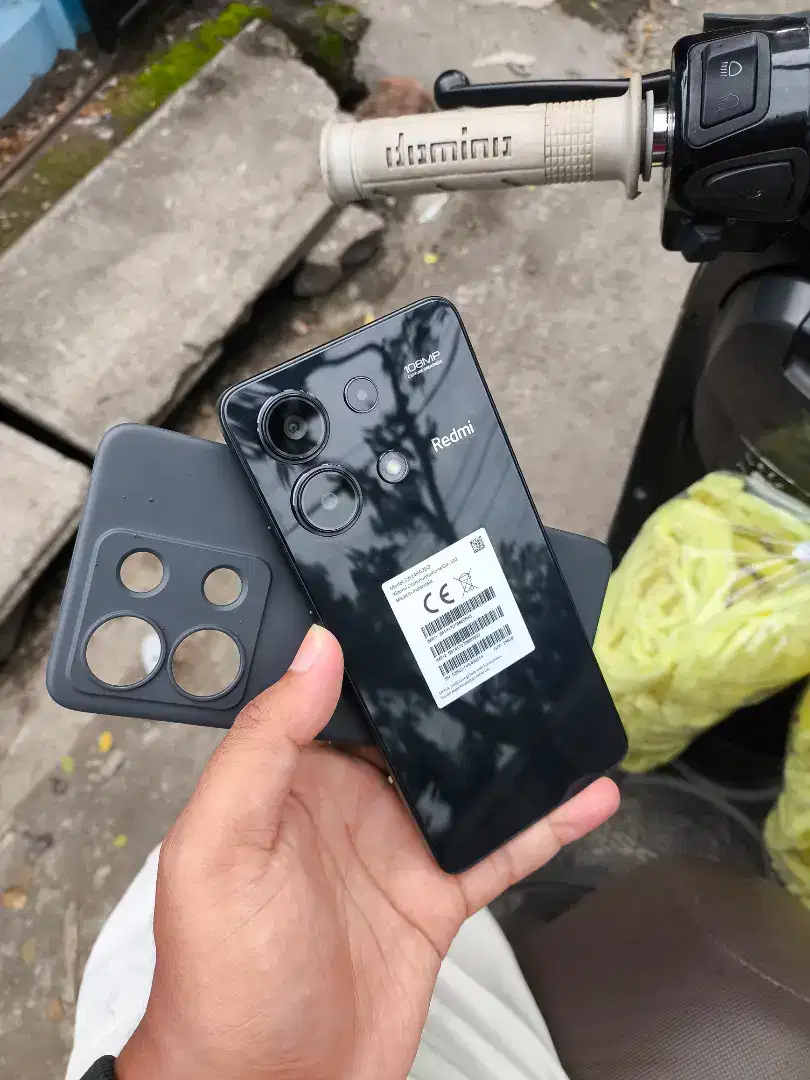 Redmi note 13 ram 8/256 tanpa minus mulus segel tinggal pake aja