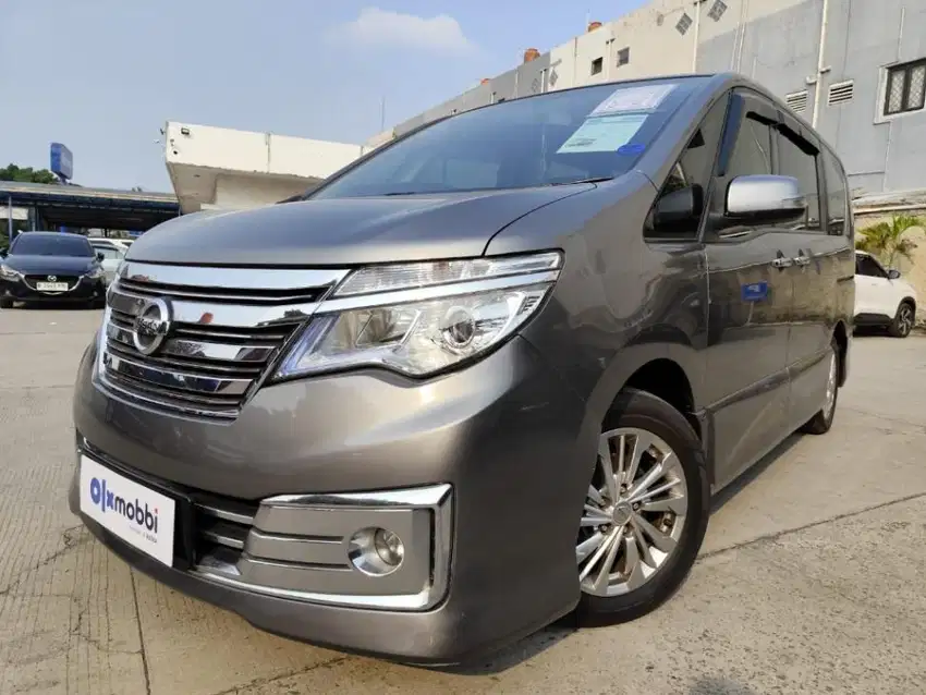 Like New - Nissan Serena 2.0 Highway Star Panoramic AT 2016 Abu (TKV)