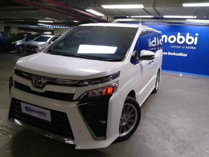 [OLX MOBBI] Low Angs Toyota Voxy 2.0 Bensin-AT 2018 PKD B