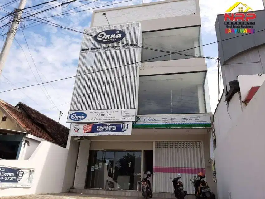 Dijual Ruko 3 Lantai Beserta Usahanya  di Jl. S. Parman - Banyuwangi