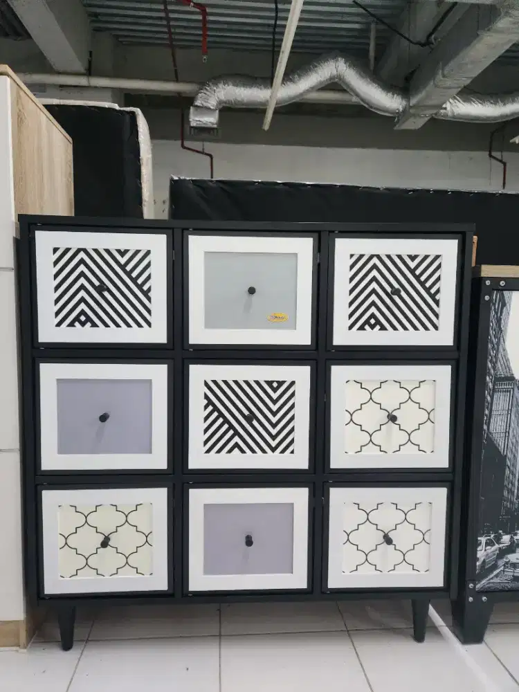 Rak serbaguna / buffet tv