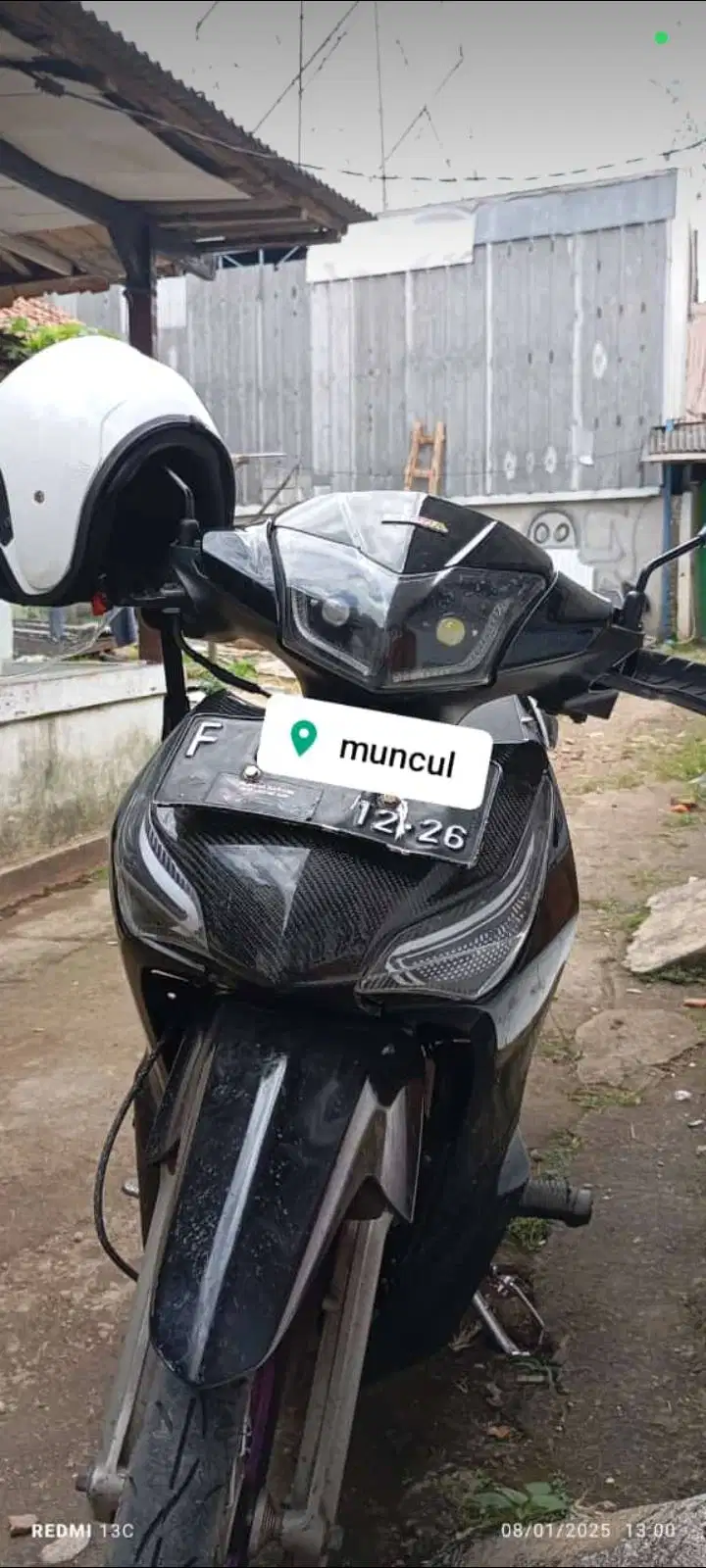 Supra X 125 helm in karbu