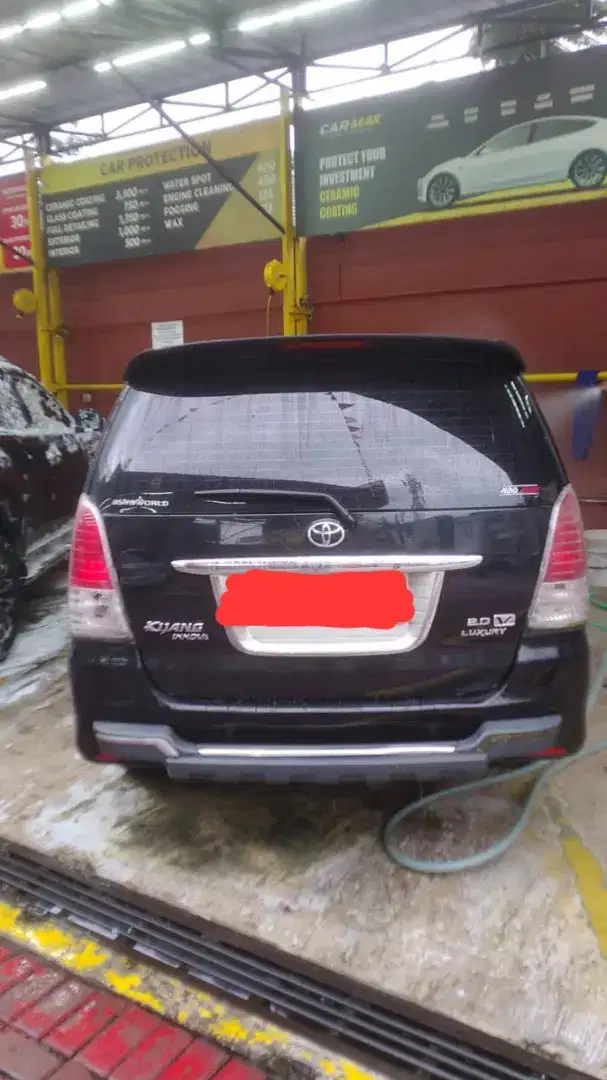 Toyota Innova 2.0 v luxury hitam