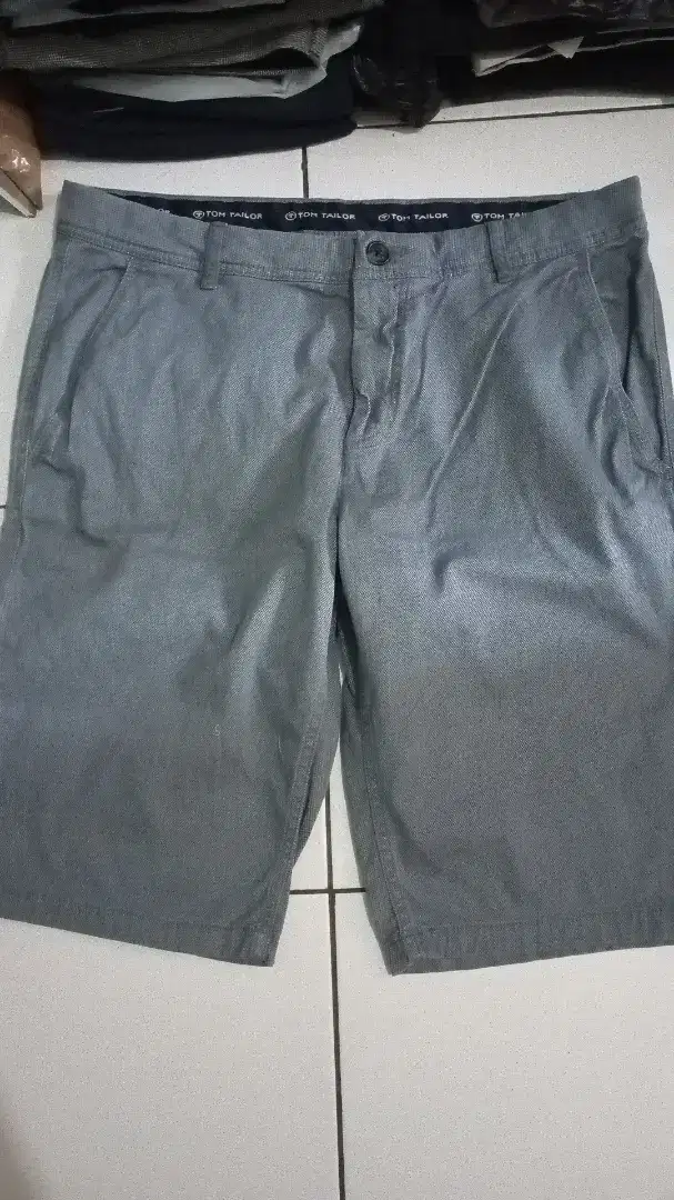tom tailor size 36, LP: 47cm, kondisi baru,jual 100k