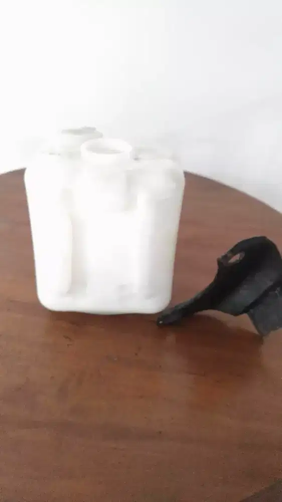 Di jual tabung wifer mobil berikut breketnya