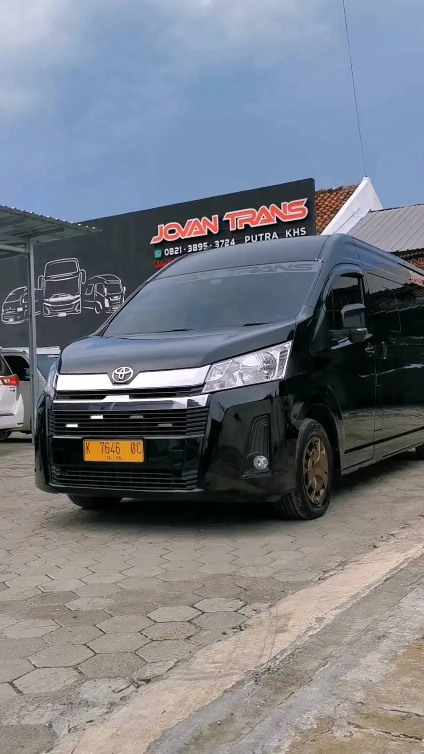 TOYOTA HIACE PREMIO HITAM 2021