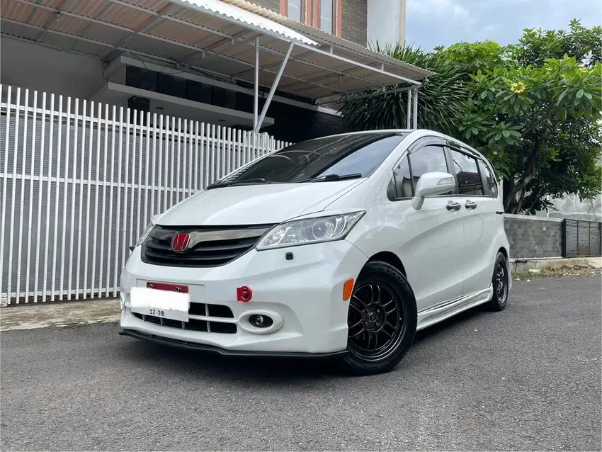 Honda Freed SD Putih Terawat 2013