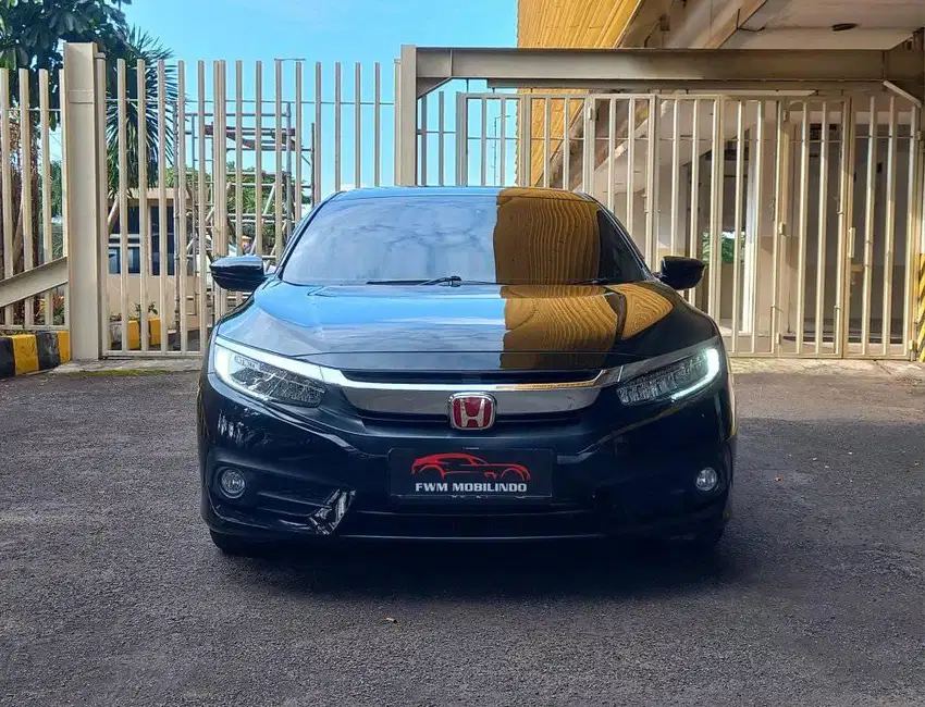 honda civic turbo 1.5 ES sedan 2018 hitam, mulus