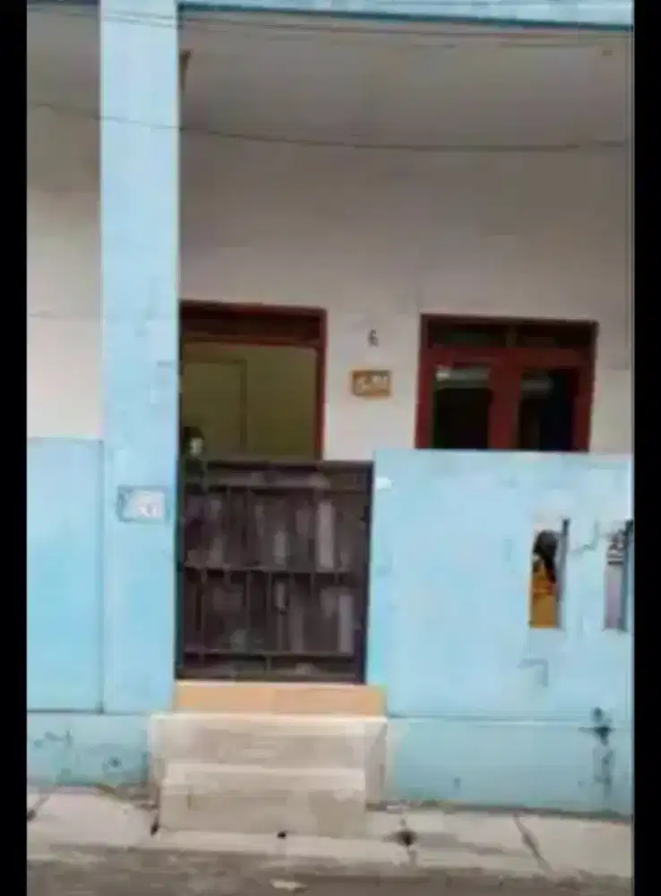 Rumah kos biru 3 lantai
