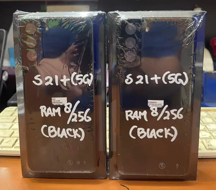 HP Baru Stock Lama Jual Second..Samsung S21+ 5G 8/256 (Warna : Black)