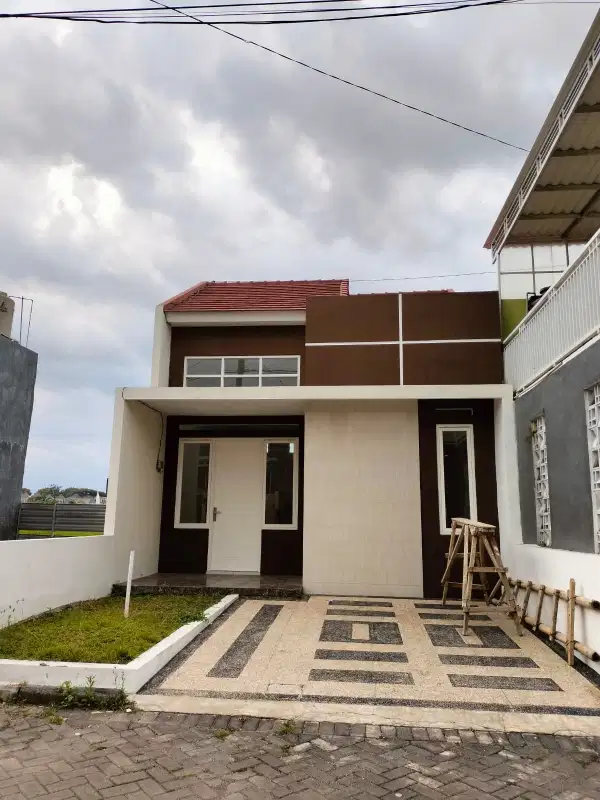 Rumah baru dekat sekali kampus brawijaya kota Malang