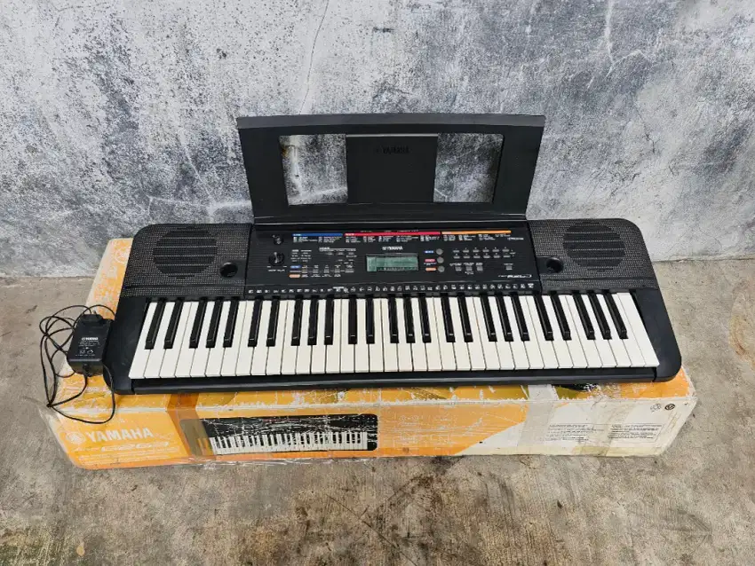 Keyboard yamaha PSR E263 original