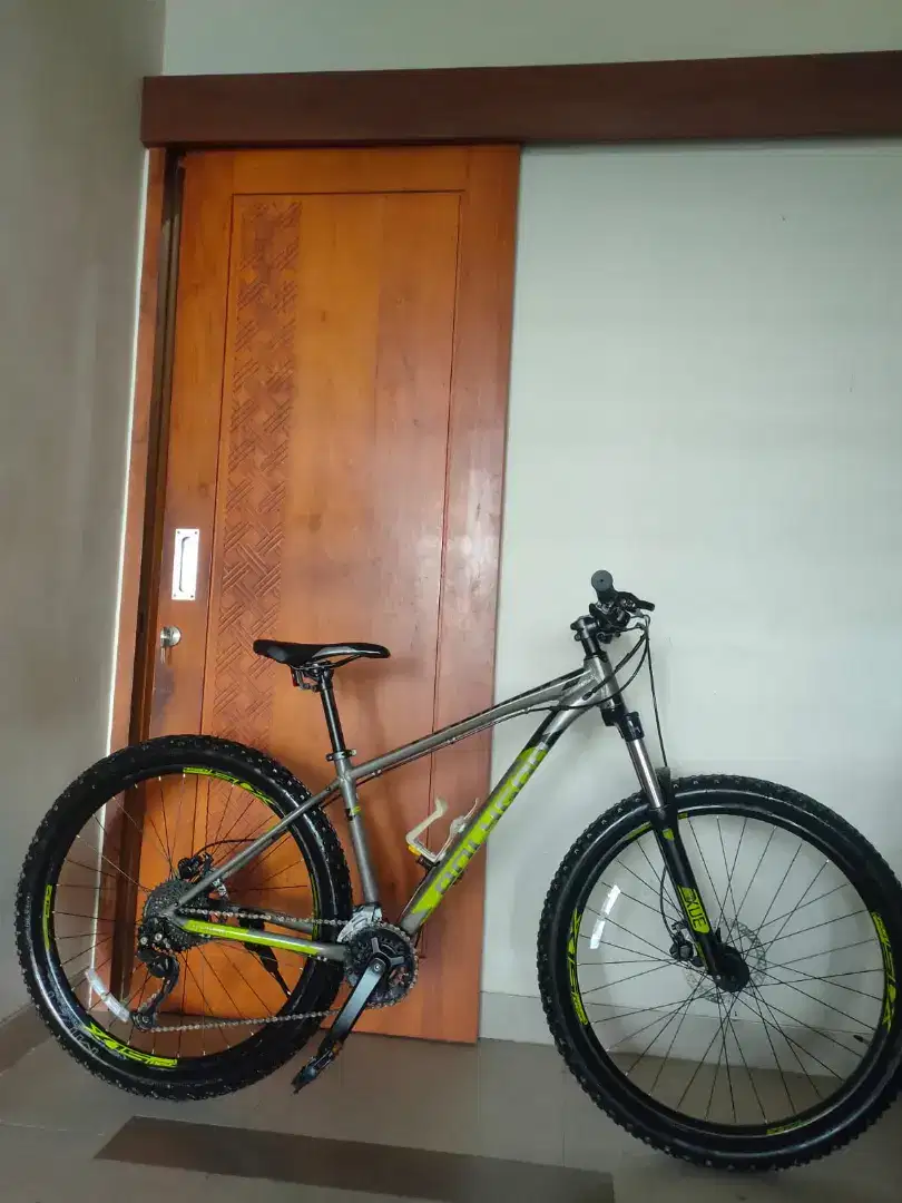 Sepeda MTB Polygon Premier 5 Aloy Hidrolik