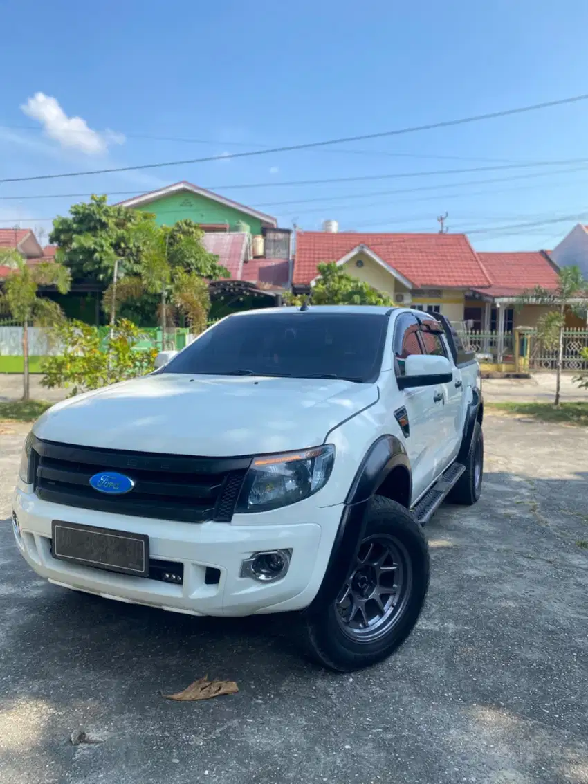 Dijual cepat. Ford ranger 2,2. Double cabin. Kondisi istimewa.