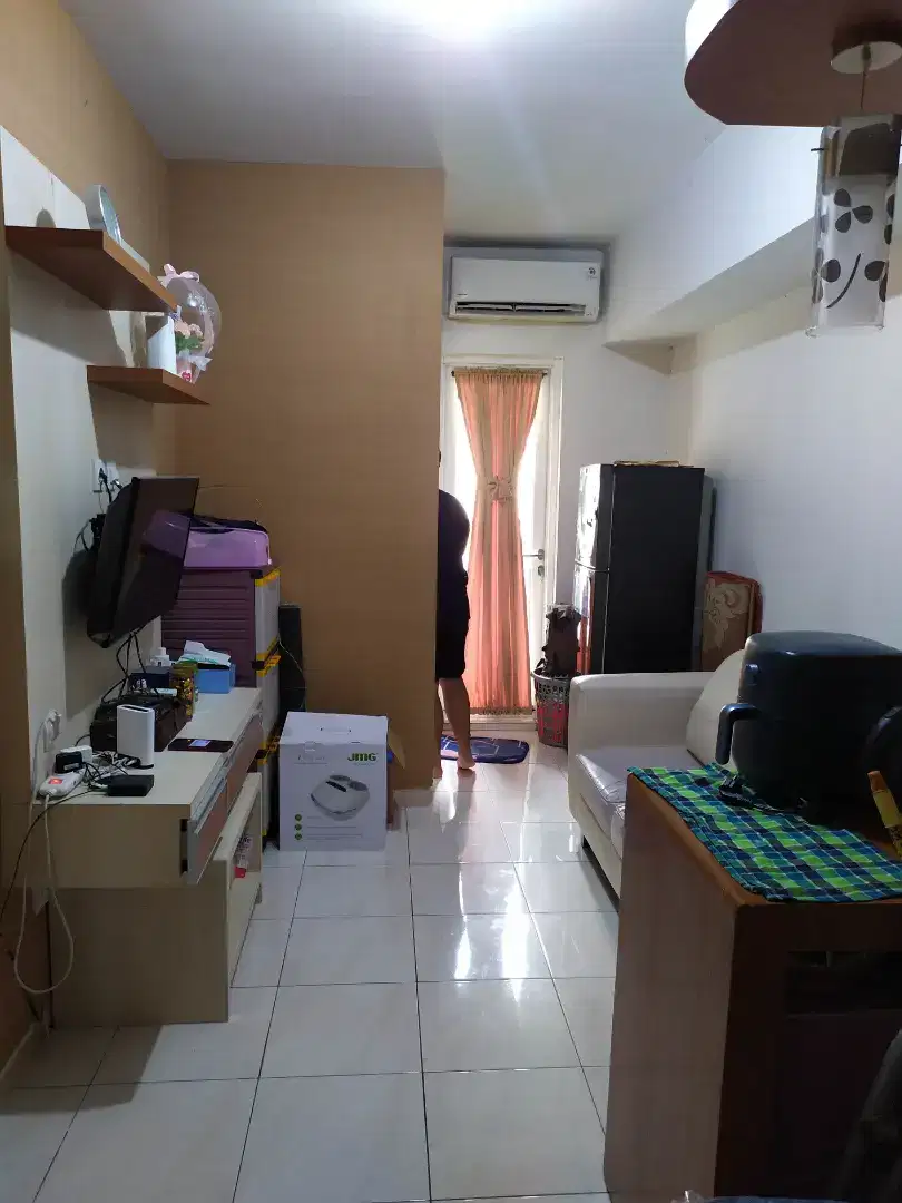 Springlake 2 BR Jual View Pool Apartemen Summarecon Bekasi Terawat