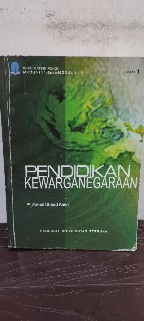 Buku kuliah UT (Universitas Terbuka)