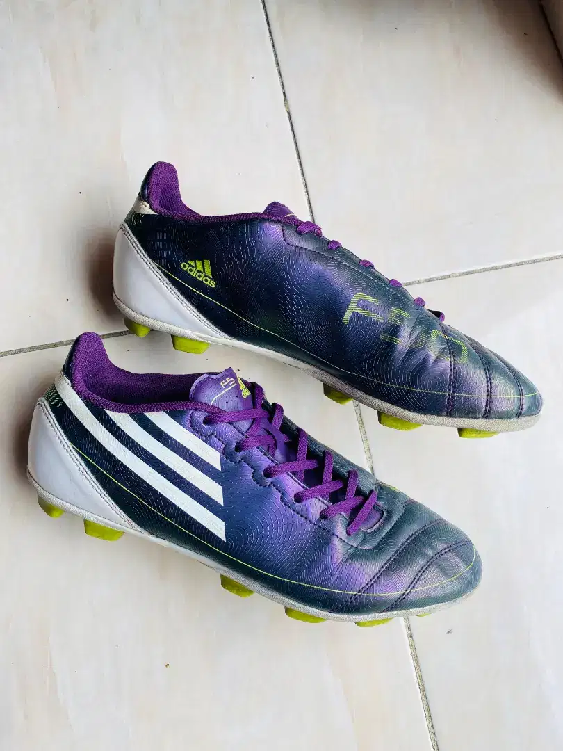 Sepatu Bola Adidas F50 Chameleon