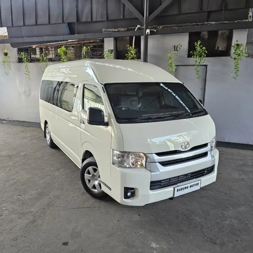 Toyota Hiace Commuter 3.0 Diesel MT 2024 (New)