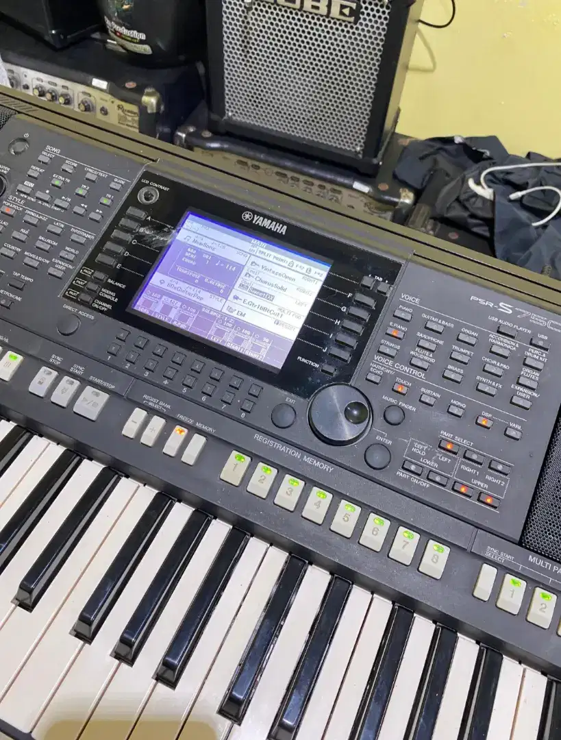 Keyboard Yamaha psr s750 siap manggung