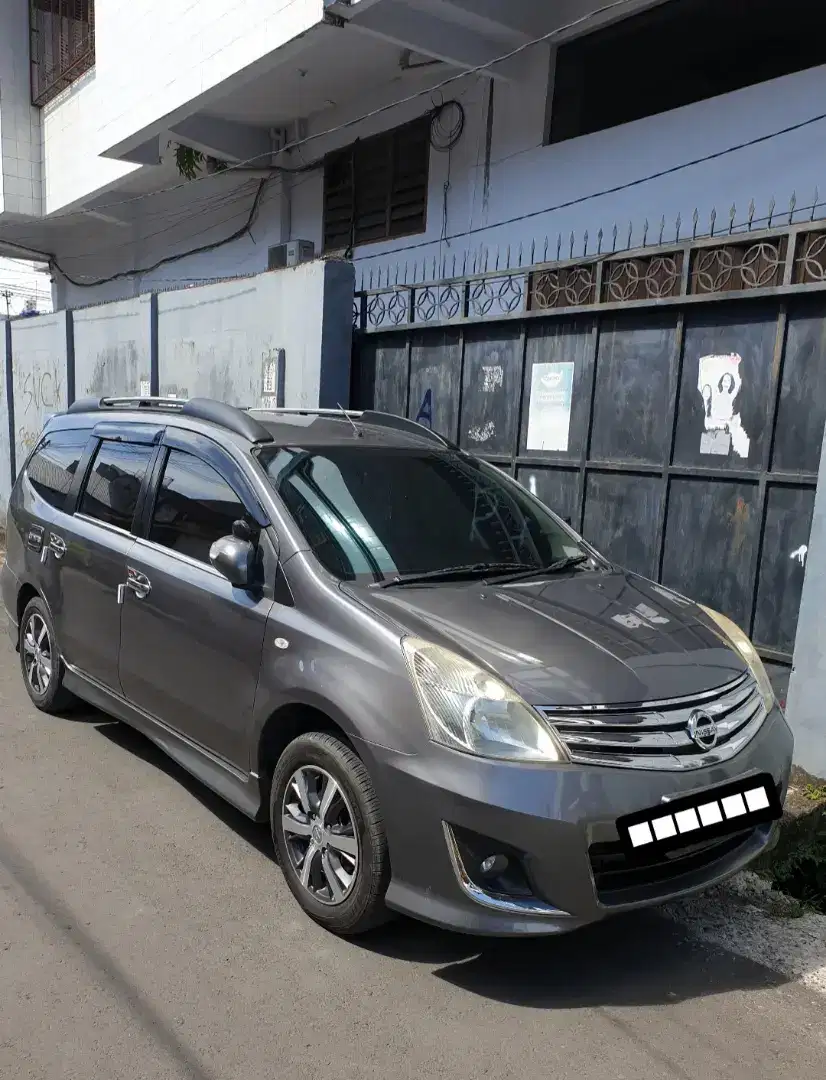 Grand livina m/t 2013