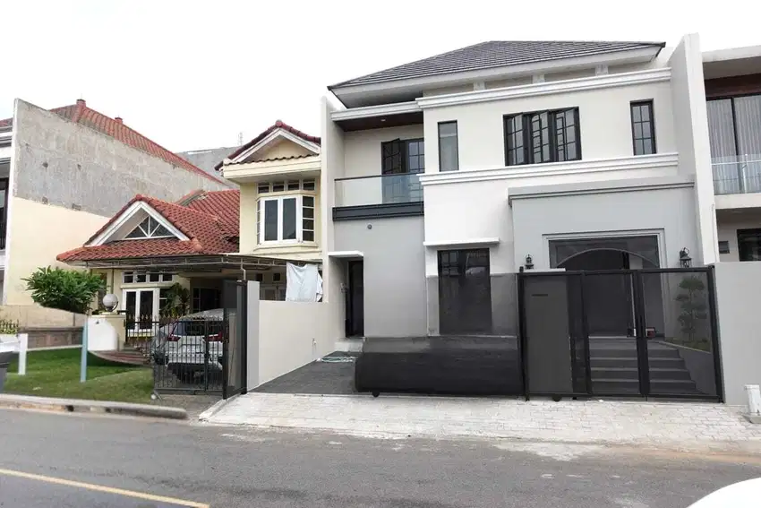 rumah minimalis dekat graha family, pakuwon indah, wiyung