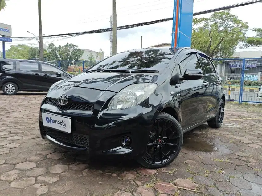 DP Rendah  6JT Toyota Yaris 1.5 J Bensin-MT 2013 Hitam