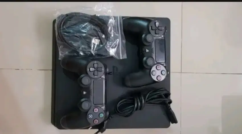 JUAL PS4 SLIM DARI BARU GK PERNAH PAKAI DARI PADA NGANGGUR