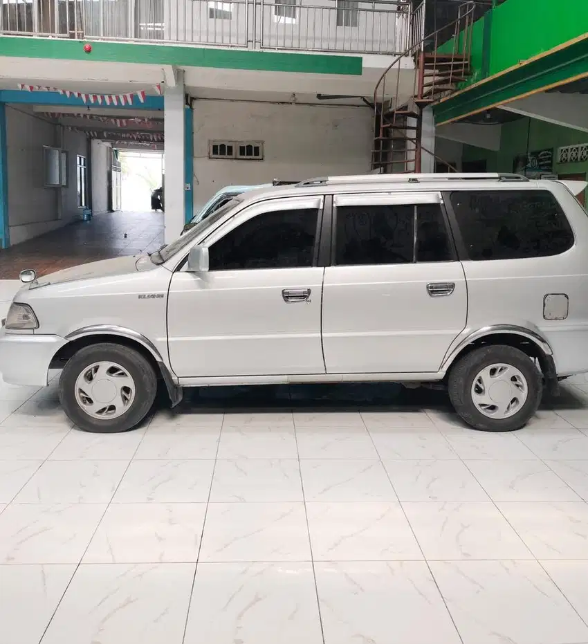 Toyota kijang LGX thn 2000