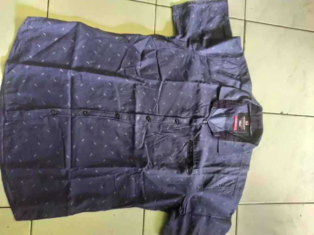 Kemeja pria lengan pendek bahan adem