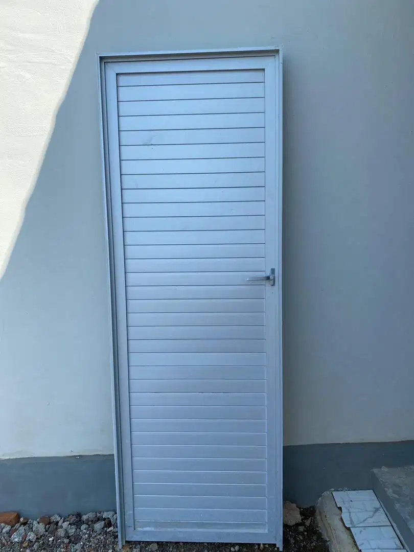 Pintu Toilet Seng Aluminium