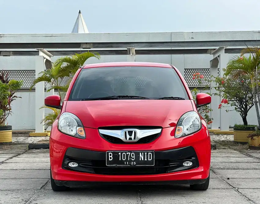 TDP 5jt Honda Brio Satya E AT 2015 Merah 2014