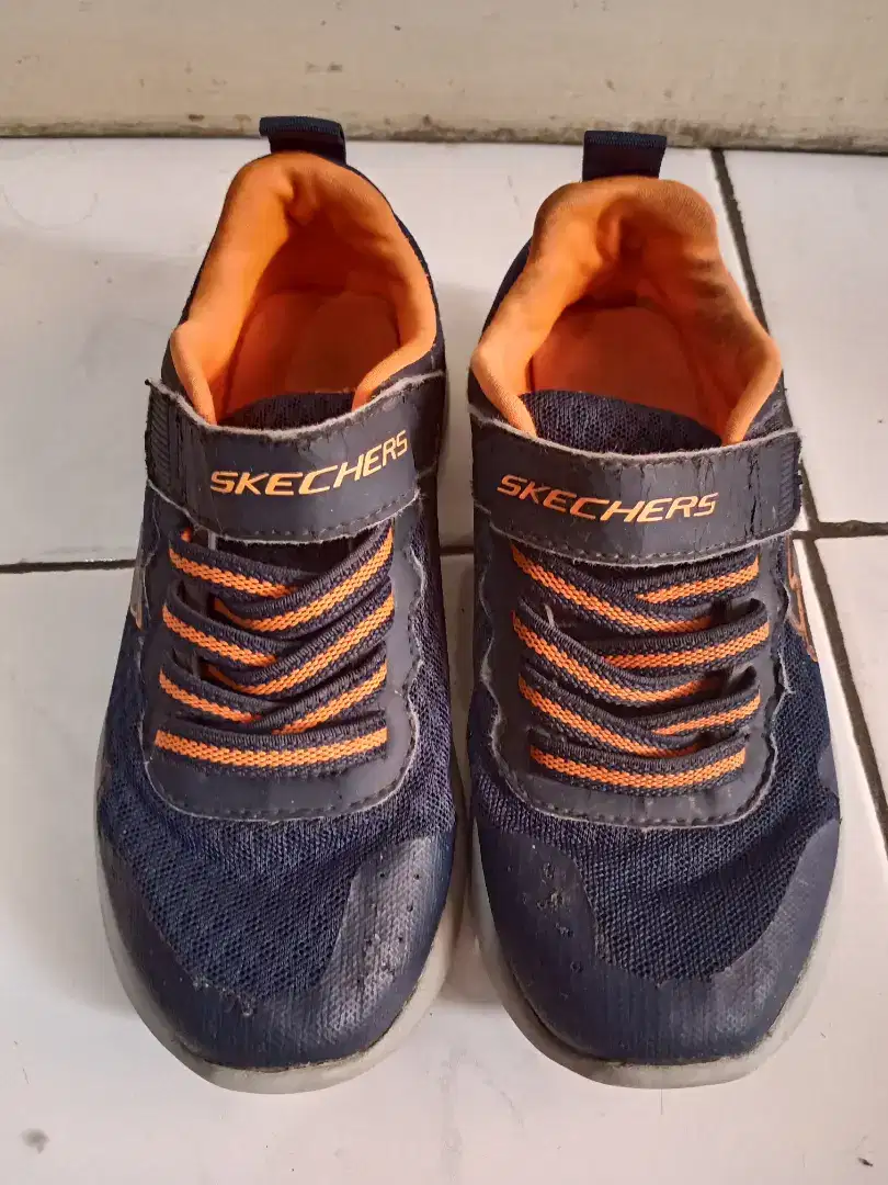 Sepatu anak laki-laki merk Skechers (pernah dipakai)