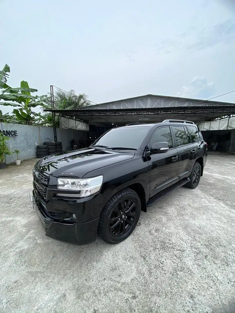 LAND CRUISER VXR 200 ATPM FULL SPECK  2012 Km 87 Ribu Servis Ricord