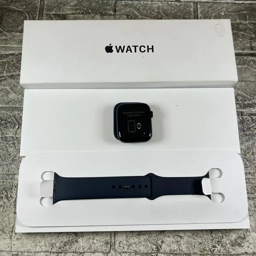 Apple watch SE gen 2 44mm ibox like new