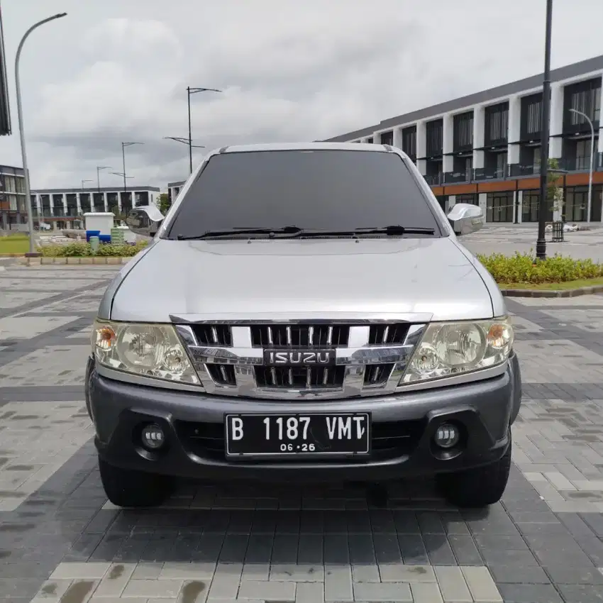 ISUZU PANTHER LV ADV MANUAL 2012 SILVER