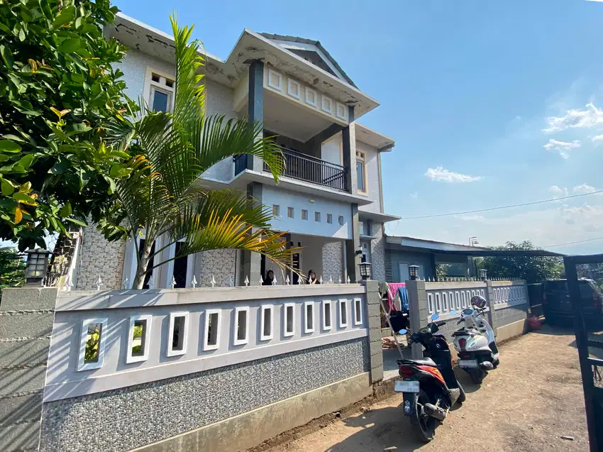 Rumah Bagus 2 Lantai Siap Huni Semi Furnish