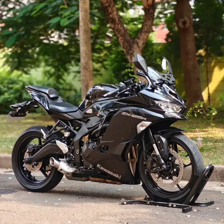 KAWASAKI ZX25R NON ABS NIK 2020 HITAM LOW KM 1K