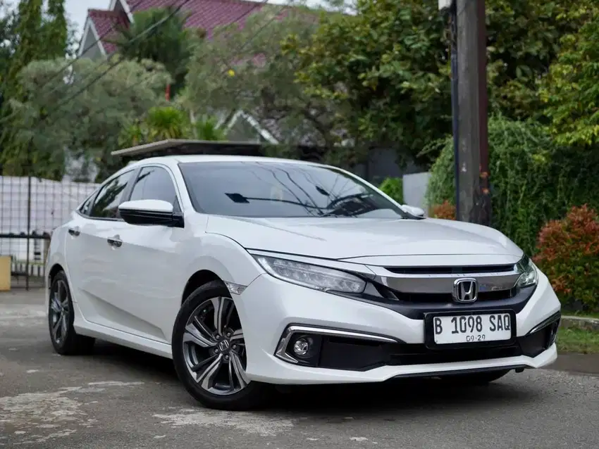 LOW KM! Honda Civic Es Turbo AT 2019 Putih