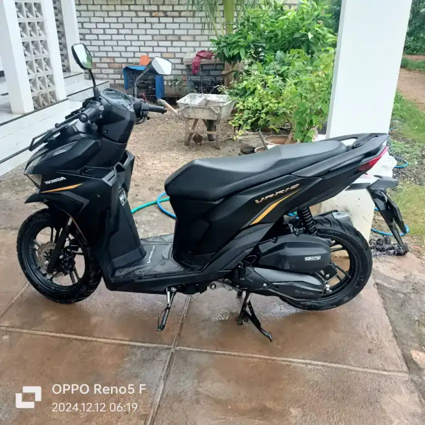 Vario 125 CC warna hitam ORI