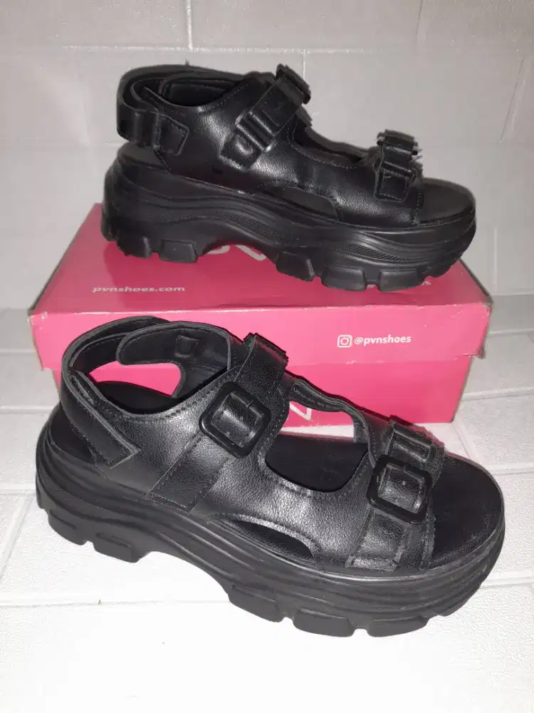 PVN Doyoung Sandal Wanita Tali Hitam