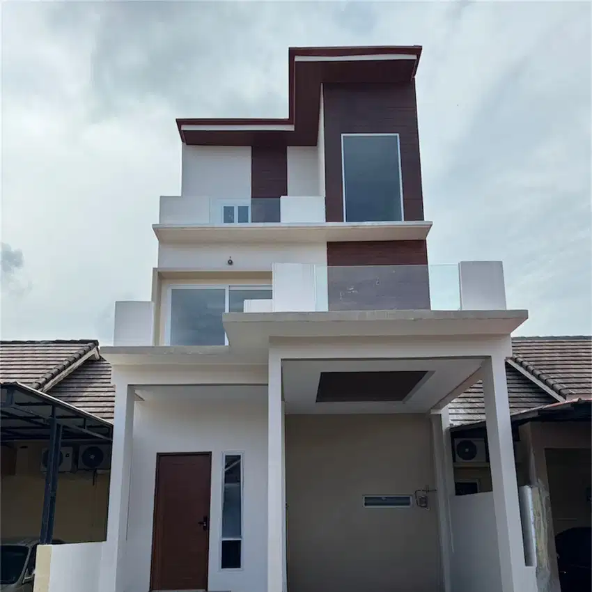 DIJUAL RUMAH MEWAH BEVERLY GREEN BARU SELESAI RENOVASI