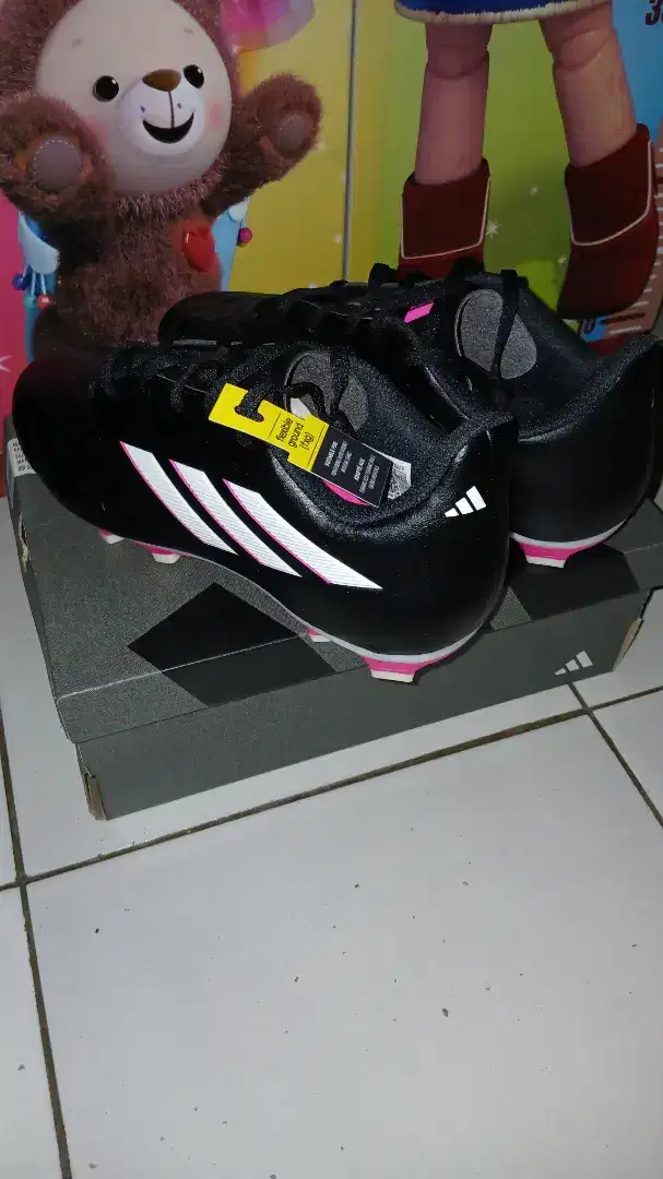 Sepatu bola Adidas Pure 4 original size 40